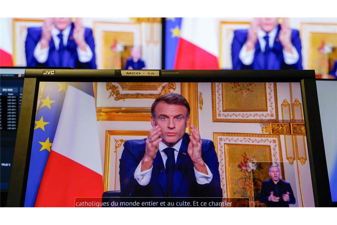 Macron in Politikkrise unter Druck - EU blickt nach Paris Macron will zügig einen neuen Premier und eine neue Regierung haben.