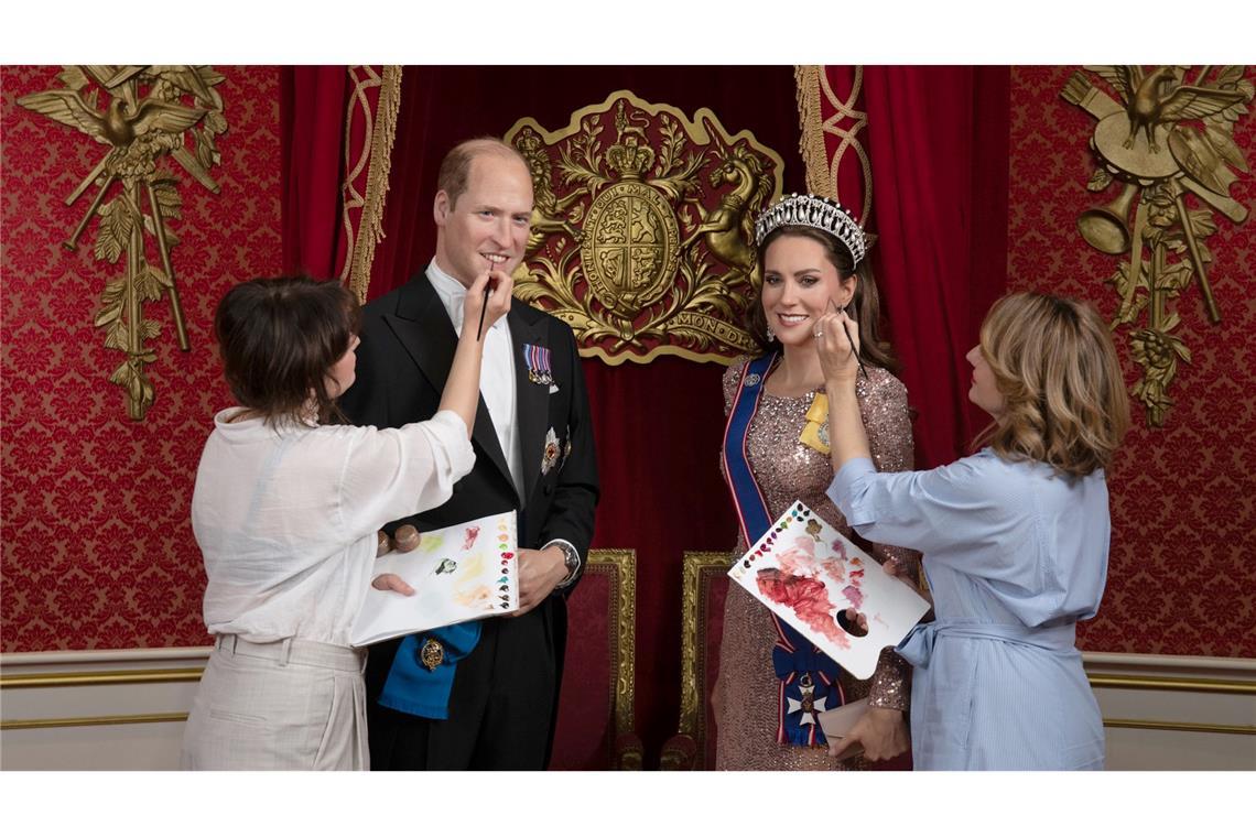 Madame Tussauds enthüllt neue Wachsfigur von Prinzessin Kate Madame Tussauds in London hat eine neue Figur von Prinzessin Kate enthüllt.