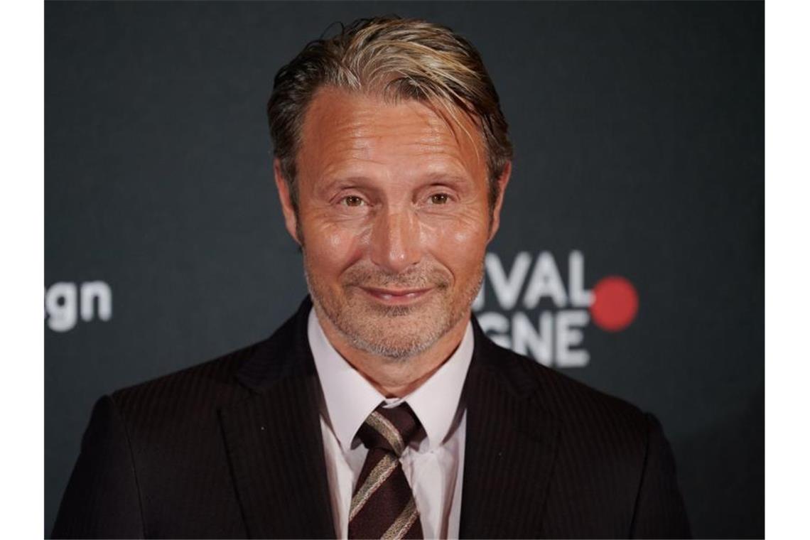 Mads Mikkelsen hat den Europäischen Filmpreis als bester Schauspieler gewonnen. Foto: Henning Kaiser/dpa