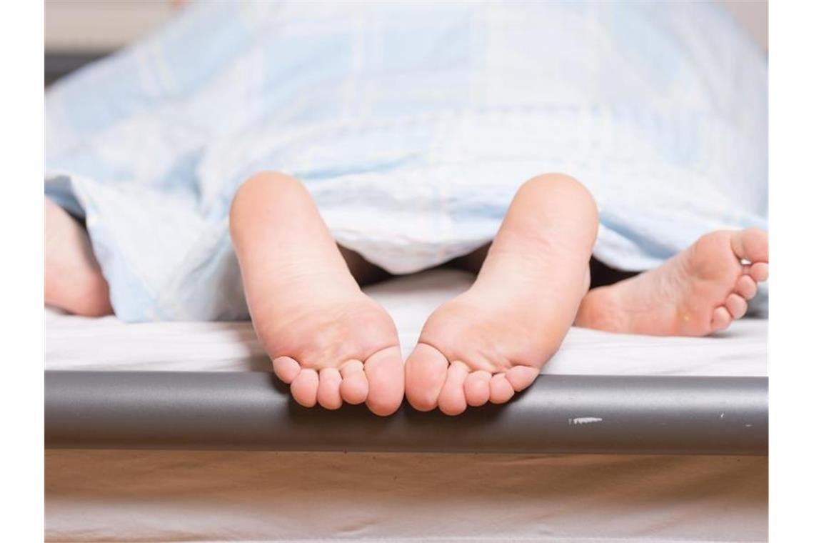 Jeder Fünfte in Deutschland ging schon einmal fremd Männer begründen ihre Untreue mit dem zeitweisen Bedürfnis nach einem sexuellen Abenteuer. Symbolbild: Christophe Gateau Foto: Christophe Gateau