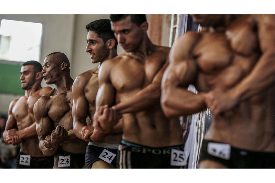 Männlichkeit wird immer wieder auch über Stärke definiert. (Symbolbild)