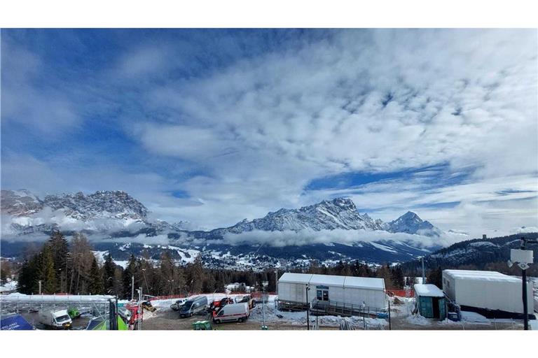 Mailand und Cortina rüsten sich für die Winterspiele in Italien. Wir sind mit unseren Reportern dabei und nehmen Sie und euch in unserem Liveblog mit ins olympische Geschehen.