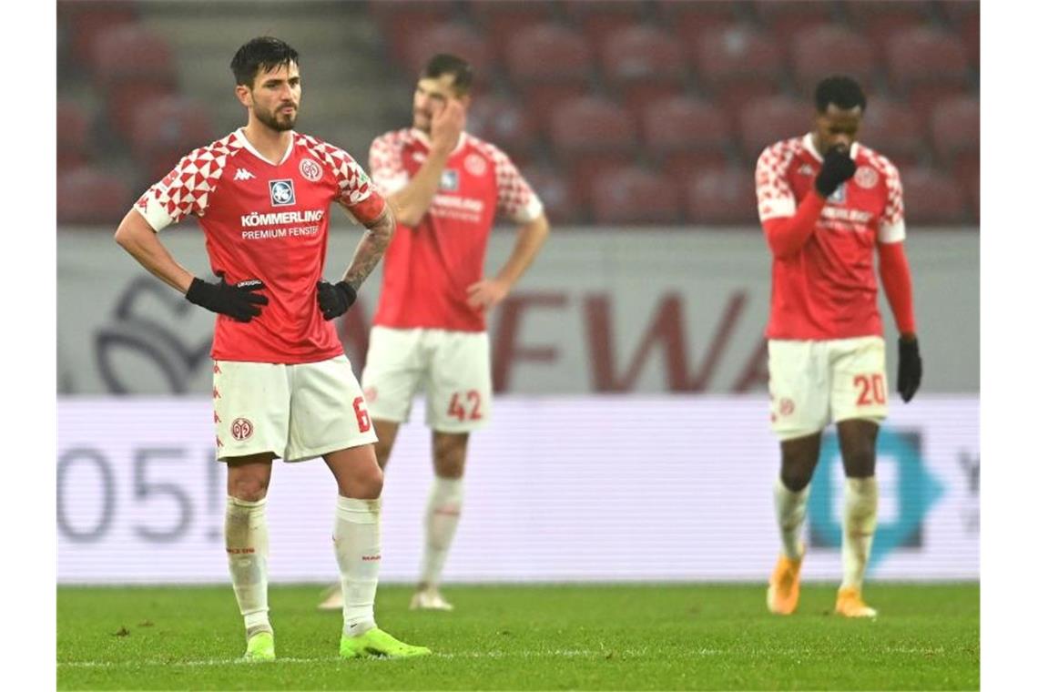 Mainz bleibt nach der Niederlage gegen Köln im Abstiegskampf. Foto: Torsten Silz/dpa