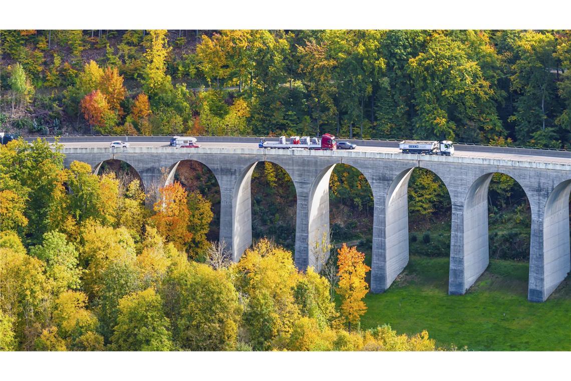 Albaufstieg wird am Wochenende wieder gesperrt – es droht erneut Stau Malerisch, aber sanierungsbedürftig: Die Todsburgbrücke  bei Mühlhausen.