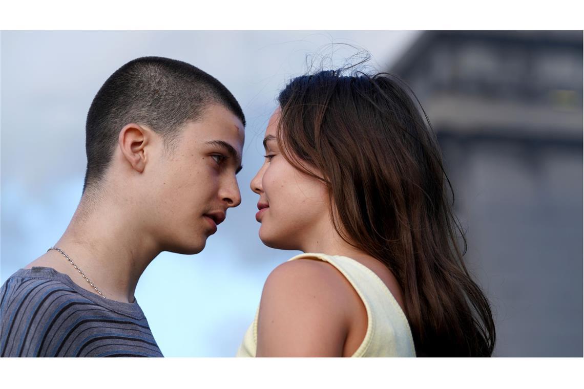 Ein Liebesfilm wie ein Kinnhaken Mallory Wanecque (re.) als Jackie und Malik Frikah als Clotaire in „Beating Hearts“
