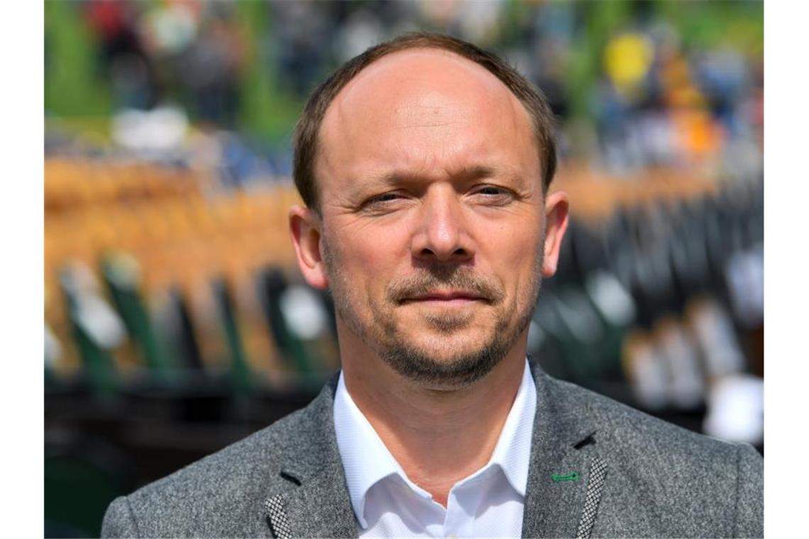 Ostbeauftragter warnt vor Rechtsextremismus im Osten „Man muss leider sagen, dass der Rechtsextremismus in den neuen Ländern im Verhältnis zur Gesamtbevölkerung mehr Anhänger findet, als das in den alten Ländern der Fall ist“, sagt Marco Wanderwitz. Foto: Hendrik Schmidt/dpa-Zentralbild/dpa