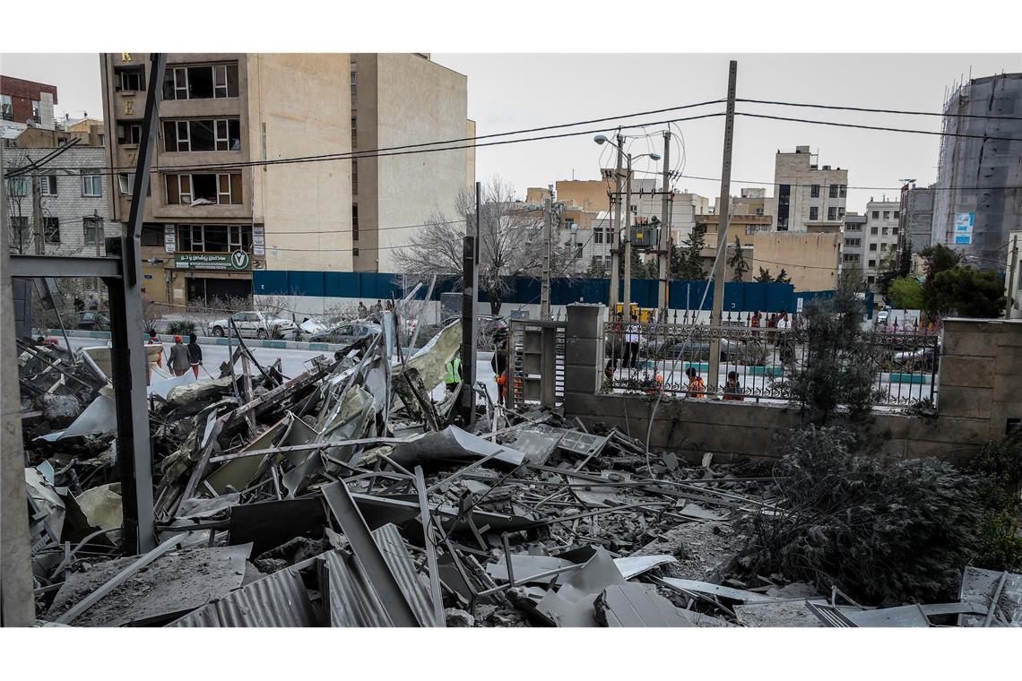 Man werde den Iran zurück in die Steinzeit versetzen, sagte Trump in einer Rede an die Nation.