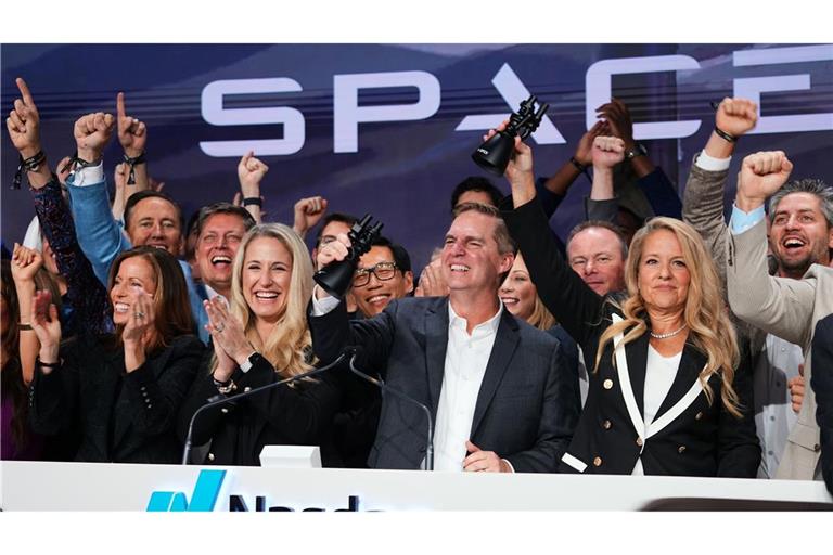 Manager von SpaceX läuteten das Börsendebüt an der Technologiebörse Nasdaq ein. (Archivbild)