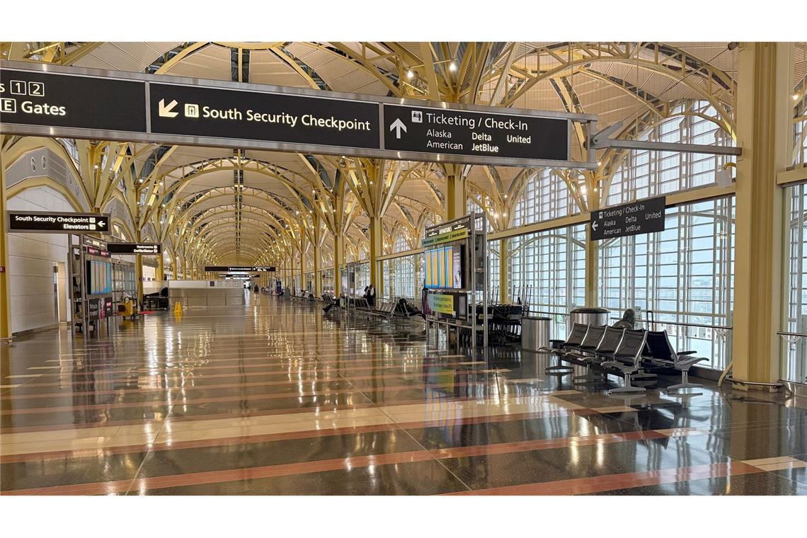 Manche Terminals waren wegen der vielen Flugausfälle menschenleer.