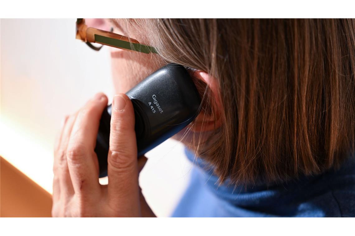 Manchmal klingelt das Telefon und jemand von einer Werbehotline ist dran - das geht vielen Bundesbürgern auf die Nerven. (Symbolbild)