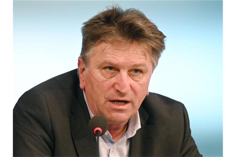 Manfred Lucha (Bündnis 90/Die Grünen), Gesundheitsminister in Baden-Württemberg, spricht. Foto: Marijan Murat/dpa/Archivbild