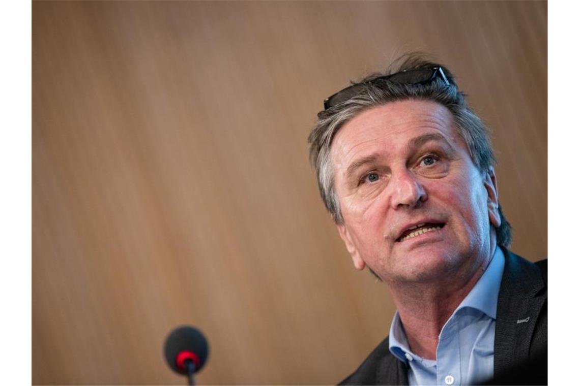 Land will rasche Klarheit über Start der Auffrischimpfungen Manfred Lucha (Bündnis 90/Die Grünen), Minister für Soziales, Gesundheit und Integration. Foto: Christoph Schmidt/dpa/Archivbild