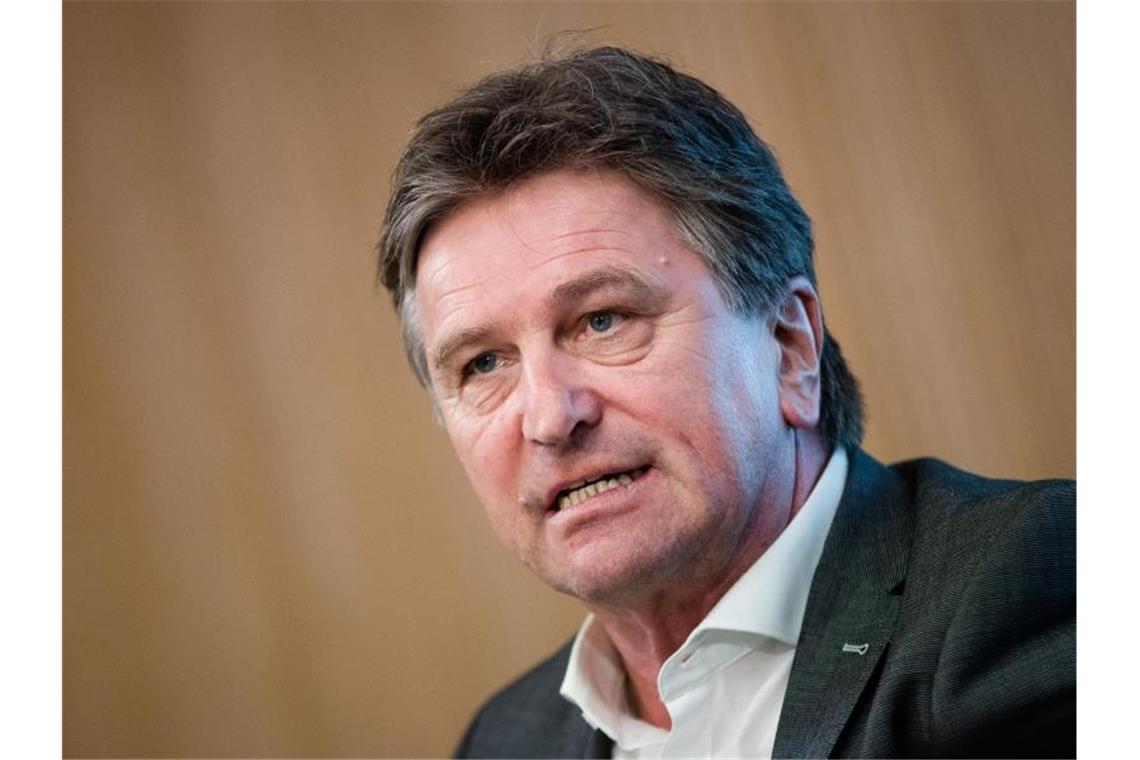 Sozialminister Lucha mahnt zur Vorsicht bei großer Hitze Manfred Lucha (Bündnis 90/Die Grünen), Minister für Soziales und Integration von Baden-Württemberg. Foto: Christoph Schmidt/dpa/Archivbild