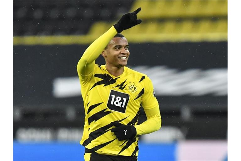Manuel Akanji erzielte per Kopf die Führung. Foto: Martin Meissner/Pool AP/dpa