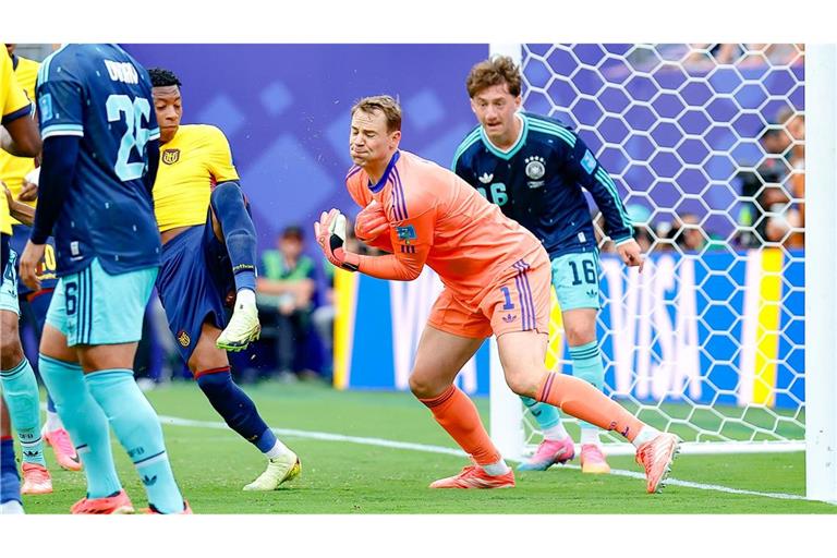 Manuel Neuer kommt gegen Ecuador nicht an den Ball, der Siegtreffer für die Südamerikaner.