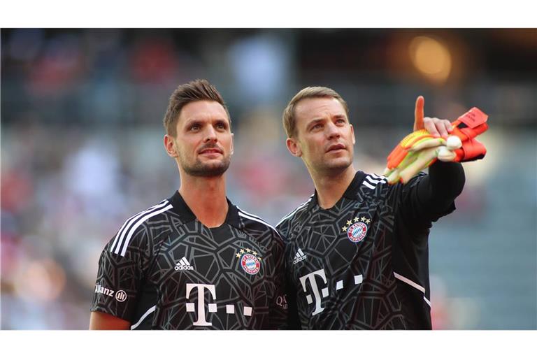 Manuel Neuer (rechts) und Sven Ulreich bleiben dem FC Bayern treu.