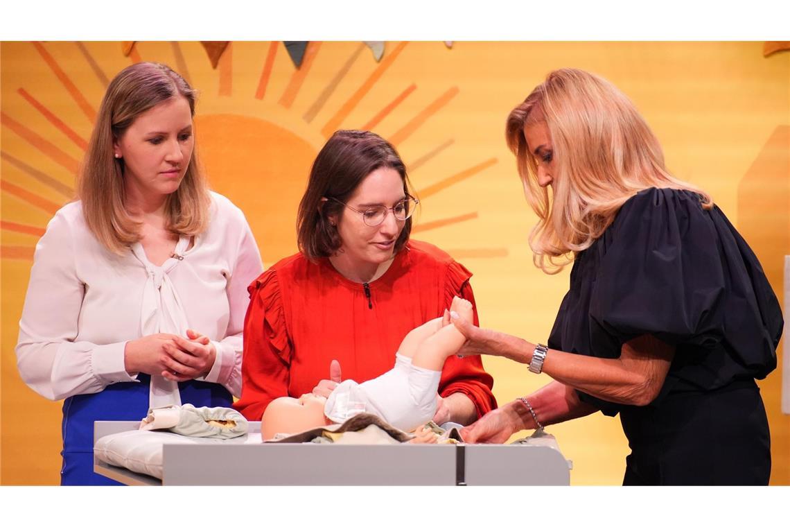 Manuela Miller-Feigl und Franziska Nowak wollen Eltern für „nachhaltige Mehrweg-Windeln“ begeistern.