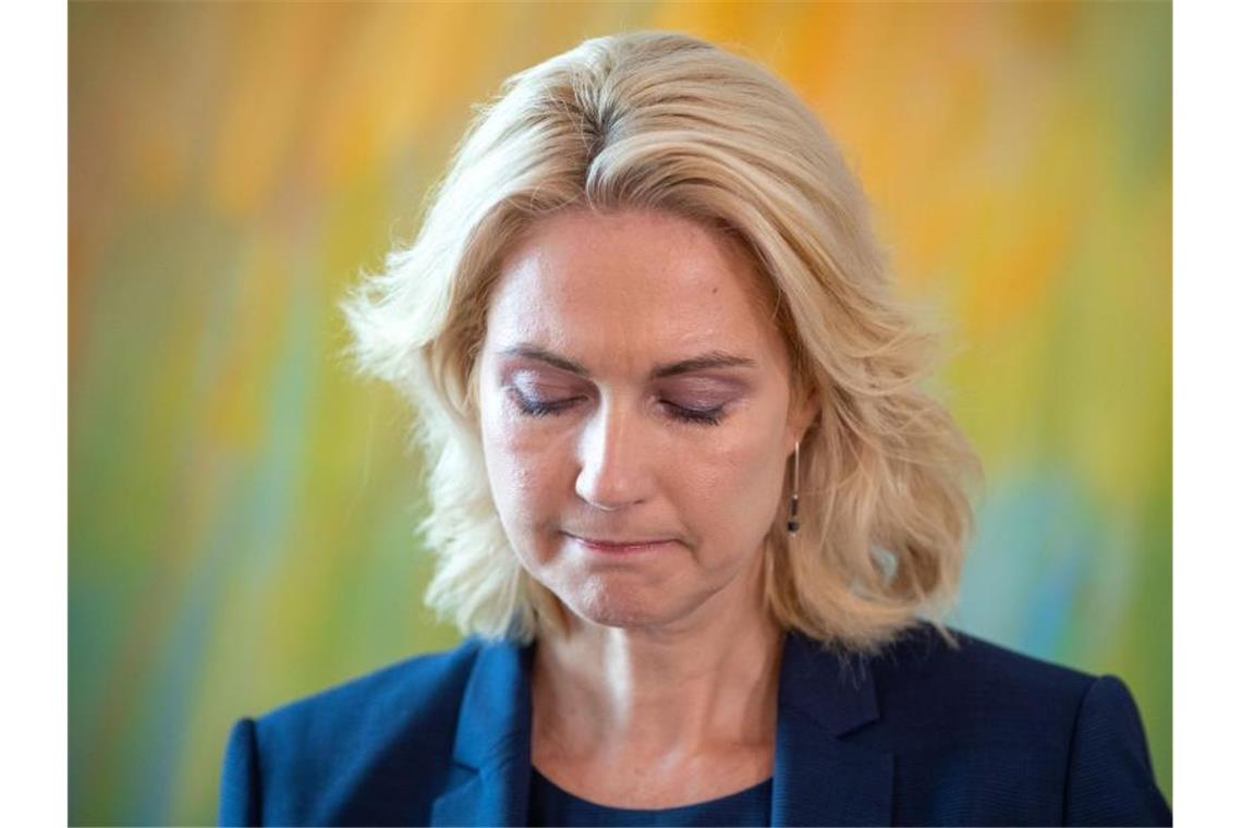 Manuela Schwesig gibt in Schwerin eine persönliche Erklärung ab. Foto: Jens Büttner