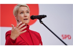 Manuela Schwesig (SPD), Ministerpräsidentin von Mecklenburg-Vorpommern, gibt nach der Landtagswahl in Mecklenburg-Vorpommern und der Abgeordnetenhauswahl in Berlin eine Pressekonferenz.