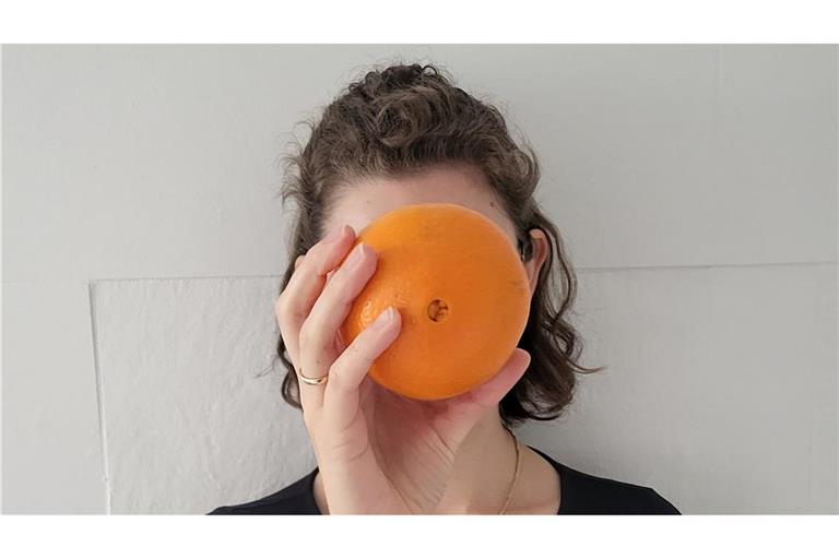 Mara kann keine Orangen essen und nicht einmal Orangensaft mit Fruchtfleisch trinken. Reiner Saft ist für sie aber kein Problem.
