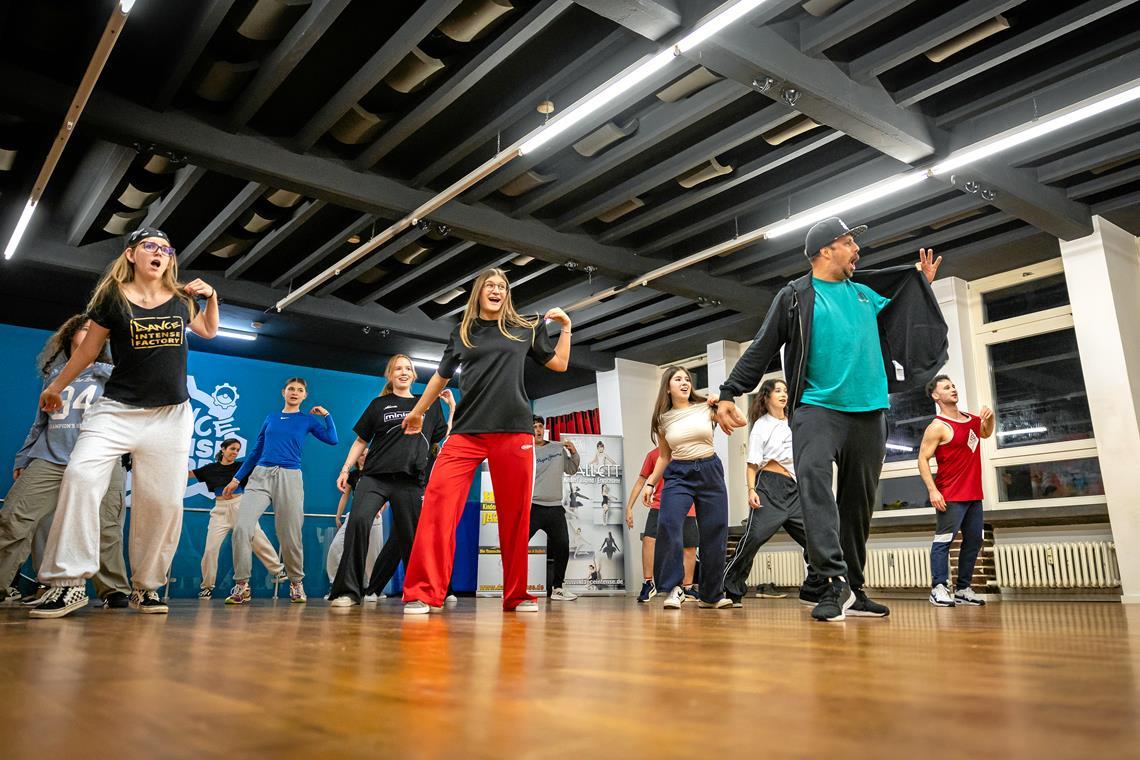 Gema-Preiserhöhung belastet Backnanger Tanzschulen Marc Sailer von der Dance Intense Factory in Backnang muss für jeden Kurs und jeden Teilnehmer blechen. Foto: Alexander Becher