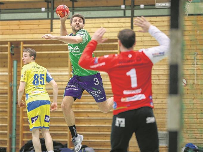 Marcel Lenz (beim Wurf) traf im Testspiel nach Belieben.Foto: A. Becher