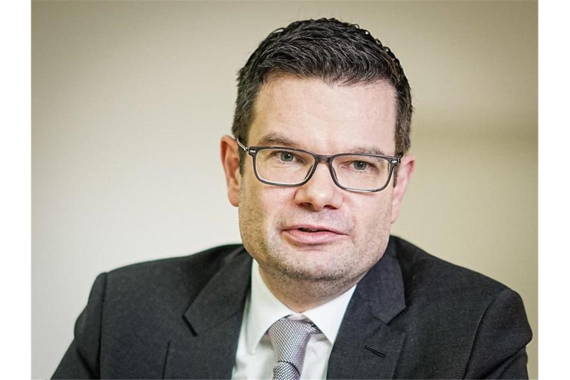 Marco Buschmann (FDP), Bundesminister der Justiz, aufgenommen im Justizministerium bei einem Interview mit der dpa Deutsche Presse-Agentur GmbH. Foto: Michael Kappeler/dpa