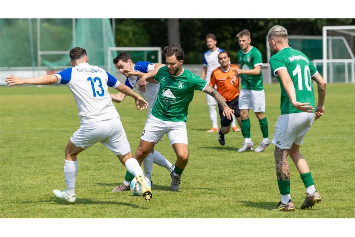 Marco Quaranta (in Grün am Ball) kickte bereits in der Landesliga für die SpVgg Holzgerlingen: Kann Hotze mittelfristig der Bezirksliga entkommen und dorthin zurückkehren?
