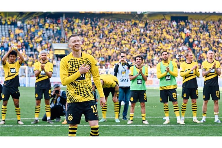 Marco Reus bedankt sich bei den Dortmunder Fans.