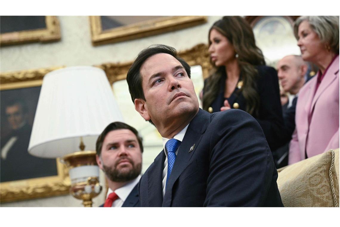 Vom Widersacher zu Donald Trumps „Super-Marco“ Marco Rubio ist bei offiziellen Terminen im Weißen Haus immer dabei – auf einem goldenen Sofa.