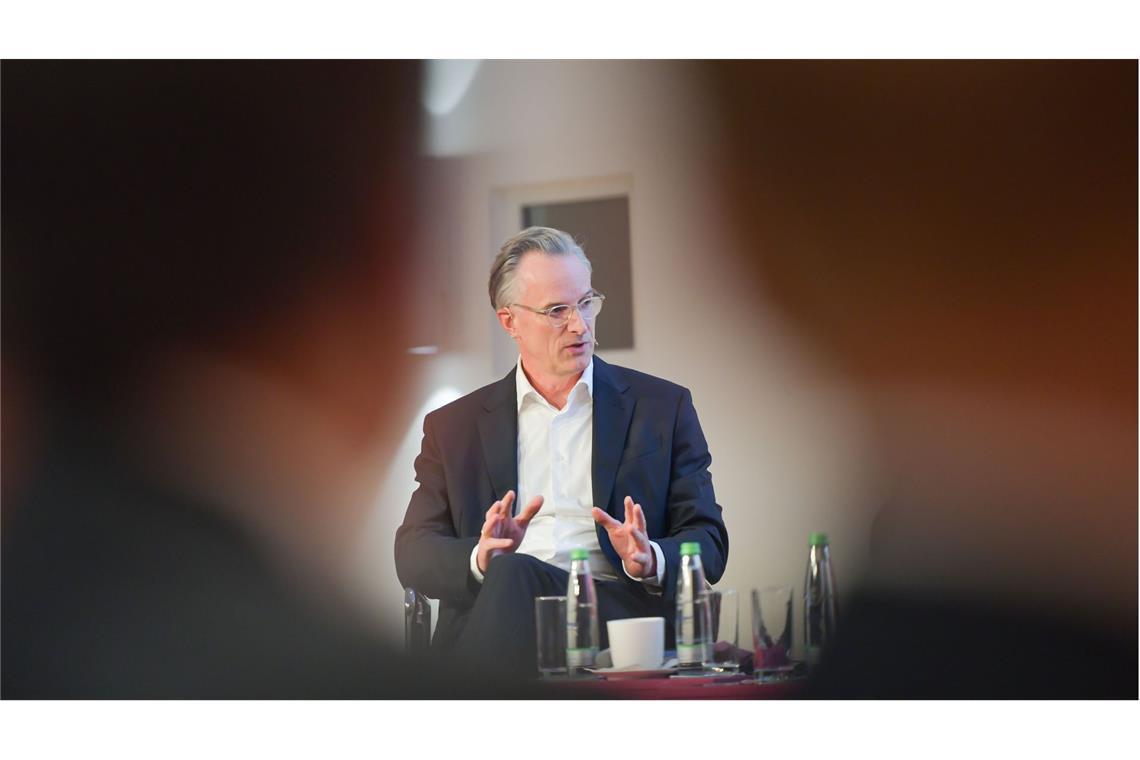 Marcus Berret von Roland Berger ist überzeugt, dass Deutschland mehr in die Produktion von Batterien für E-Autos investieren muss.