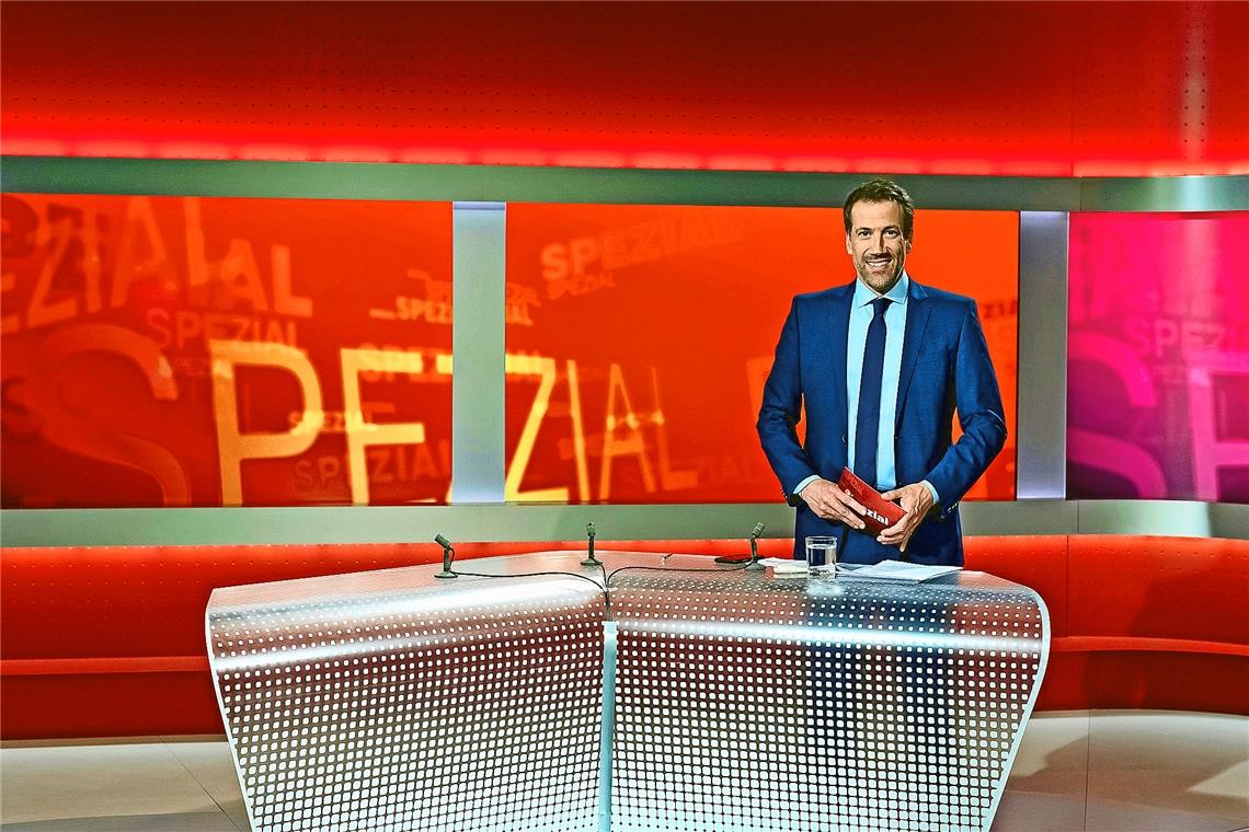 Marcus Niehaves, der in Marbach sein Abitur gemacht hat, moderiert Corona-Spezialsendungen des ZDF. Er ist Redaktionsleiter des Wirtschaftsmagazins WISO. Fotos: ZDF/Jana Kay