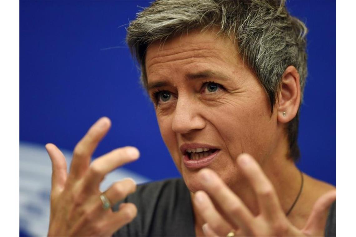 Vestager vermutet illegale Absprachen der Autobauer Margrethe Vestager, EU-Wettbewerbskommissarin aus Dänemark. Foto: Patrick Seeger/epa/dpa/Archivbild