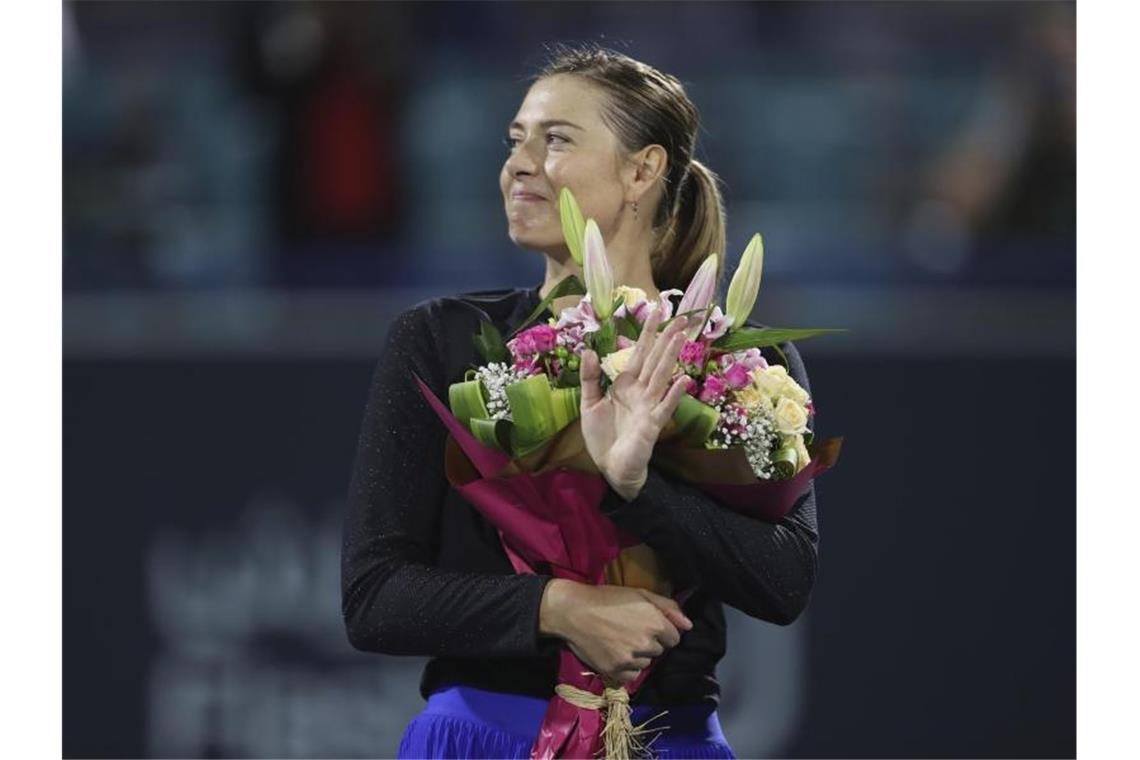 „Sage Goodbye“ - Tennisstar Scharapowa beendet Karriere Maria Scharapowa hat ihre Tennis-Karriere beendet. Foto: Kamran Jebreili/AP/dpa