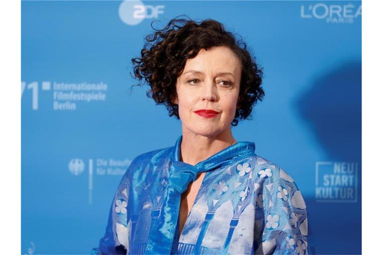 Maria Schrader präsentiert ihren Film „Ich bin dein Mensch“ auf der Berlinale. Foto: Axel Schmidt/Reuters/Pool/dpa
