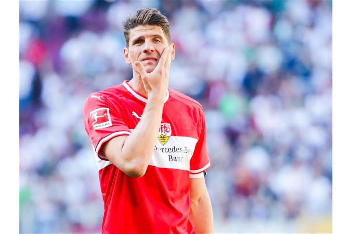 Mario Gomez vom VfB Stuttgart, hier beim Spiel gegen den FC Augsburg. Foto: Tom Weller/Archivbild