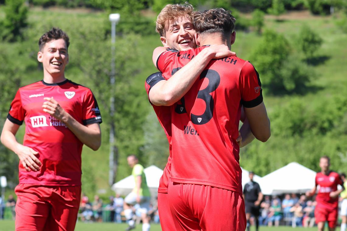 Mario Greiner und der SVA bejubeln die Rückkehr an die Spitze. Archivfoto: Alexander Becher