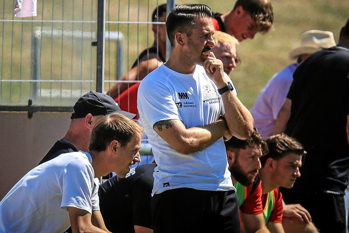 Mario Marinic hat derzeit überhaupt keinen Grund, zu grübeln. Nach vier Spielen ziert die TSG die Oberliga-Spitze und erwartet nun daheim den Titelfavoriten SSV Reutlingen zum Topduell. Foto: Alexander Becher