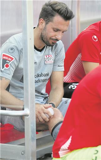 Mario Marinic hatte nach seiner Auswechslung in Stuttgart starke Schmerzen. Foto: A. Hornauer