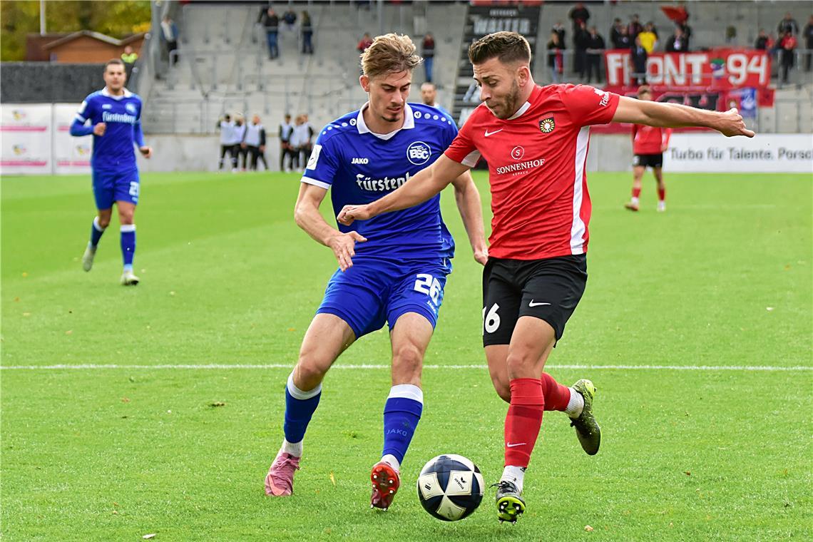 Marius Kunde (rechts) fehlt der SG heute Abend wegen einer Gelbsperre. Foto: Tobias Sellmaier