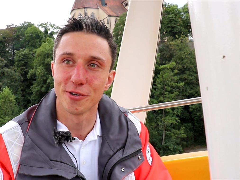 Höhenflug über den Rummel an der Bleichwiese Marius Sinn ist Einsatzleiter beim DRK.