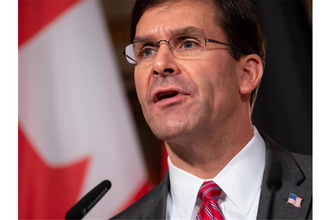 USA verlegen Europa-Kommando von Stuttgart nach Belgien Mark Esper, Verteidigungsminister der USA, spricht. Foto: Sven Hoppe/dpa/Archivbild