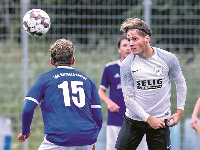 Mark Stösser (rechts) erzielte für den SV Steinbach sieben Treffer in der Bezirksliga-Vorrunde.Foto: A. Becher