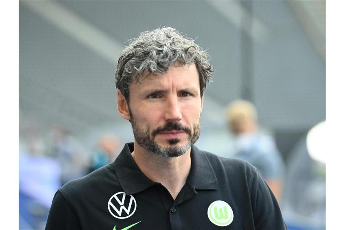 Mark van Bommel trifft mit dem VfL Wolfsburg zum Champions League-Auftakt auf den französischen Meister OSC Lille. Foto: Soeren Stache/dpa-Zentralbild/dpa