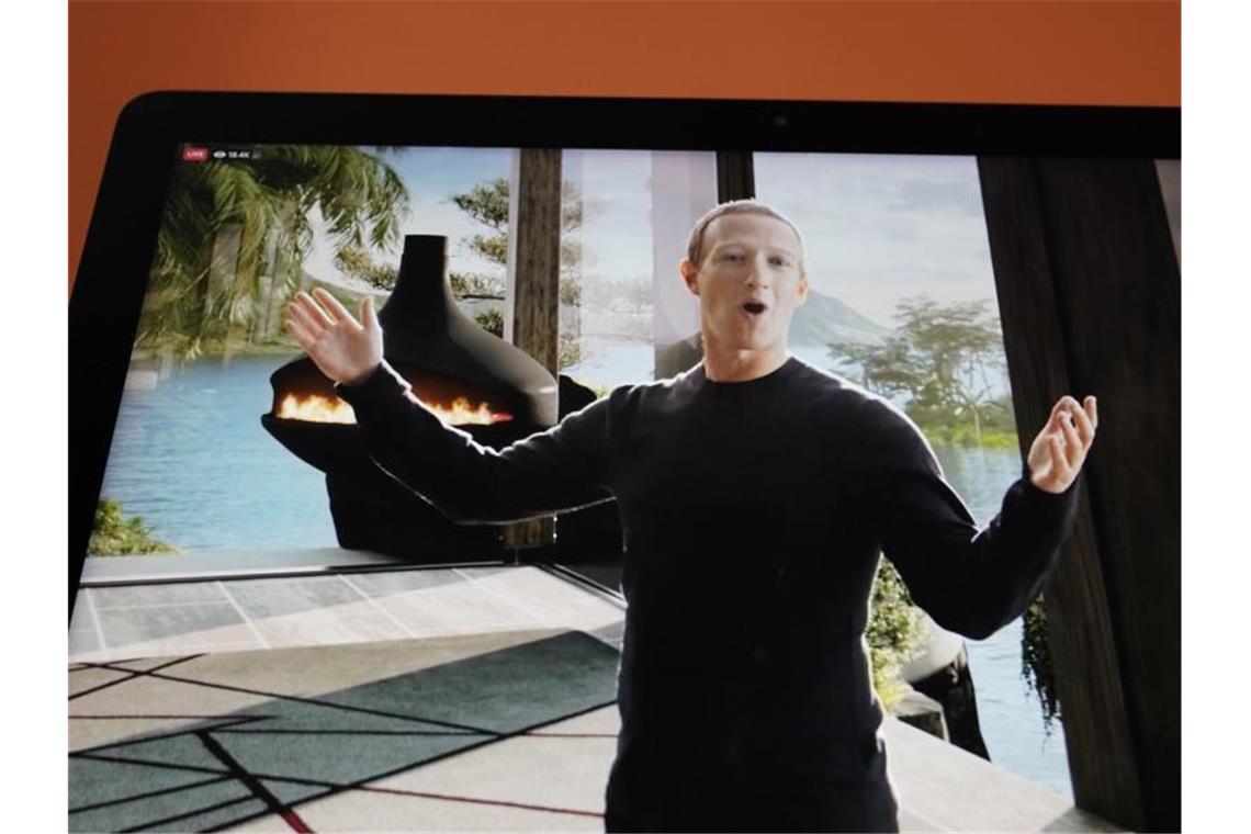 Facebook-Konzern heißt künftig Meta Mark Zuckerberg spricht per Videoschalte bei der „Facebook Connect 2021“. Foto: Eric Risberg/AP/dpa