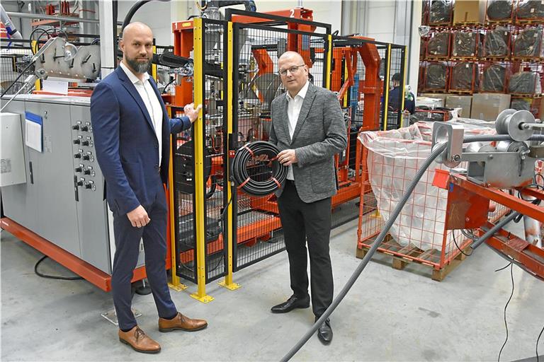 Marketingleiter Andreas Hamm (links) und Geschäftsführer Jürgen Zeltwanger sind zufrieden mit der Firmenentwicklung.Fotos: Tobias Sellmaier