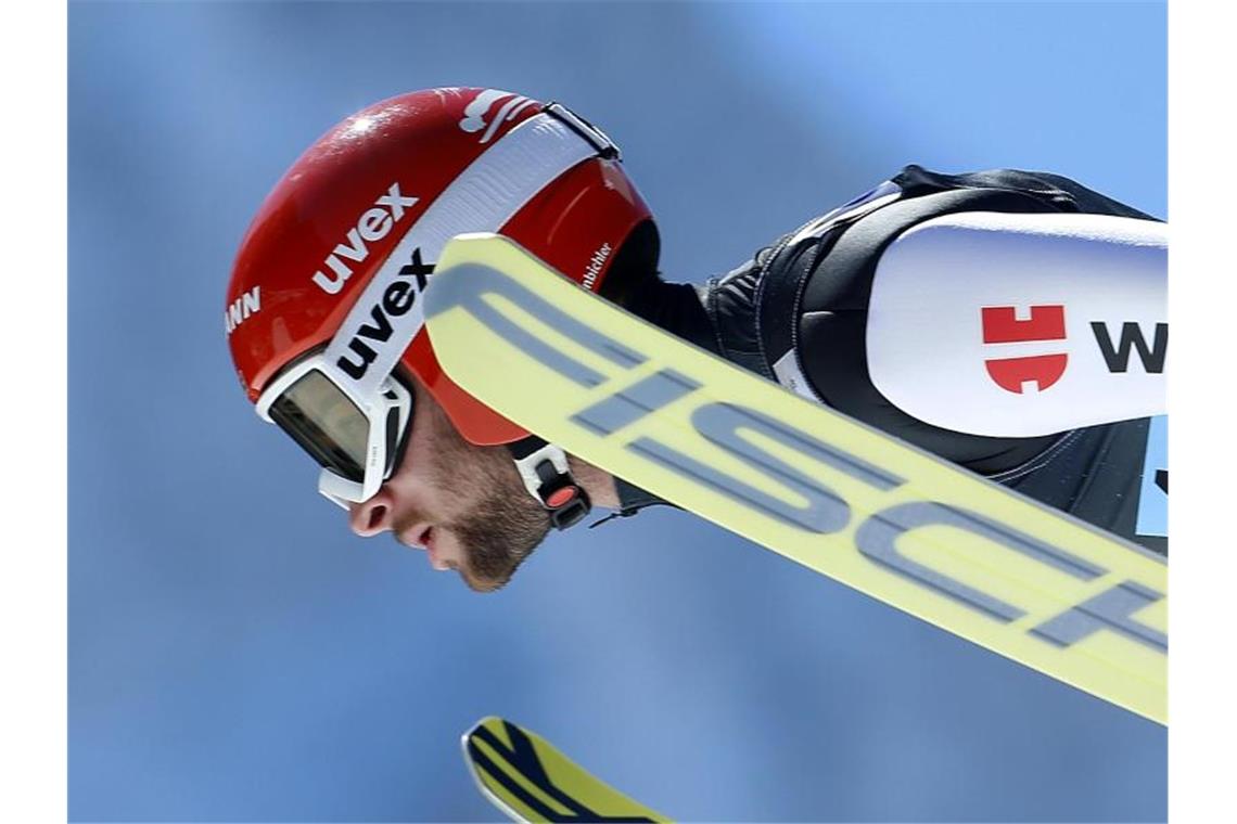 Markus Eisenbichler aus Deutschland in Aktion. Foto: Darko Bandic/AP/Archiv