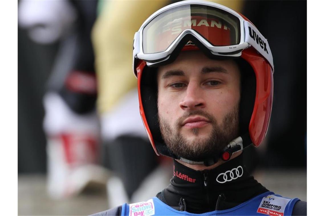Heim-Weltcup: Eisenbichler fehlt auch in Titisee-Neustadt Markus Eisenbichler wartet auf seinen Start. Foto: Daniel Karmann/dpa/Archivbild