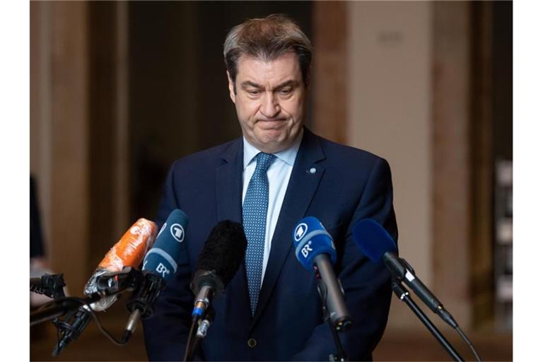 Markus Söder (CSU), Ministerpräsident von Bayern, gibt vor Beginn einer Fraktionssitzung der CSU im bayerischen Landtag ein Pressestatement. Foto: Sven Hoppe/dpa
