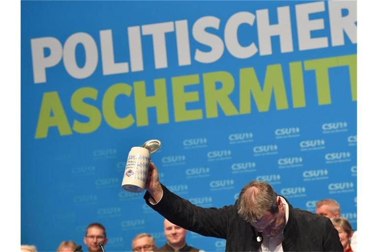 Markus Söder spricht 2020 noch vor Publikum. Foto: Peter Kneffel/dpa